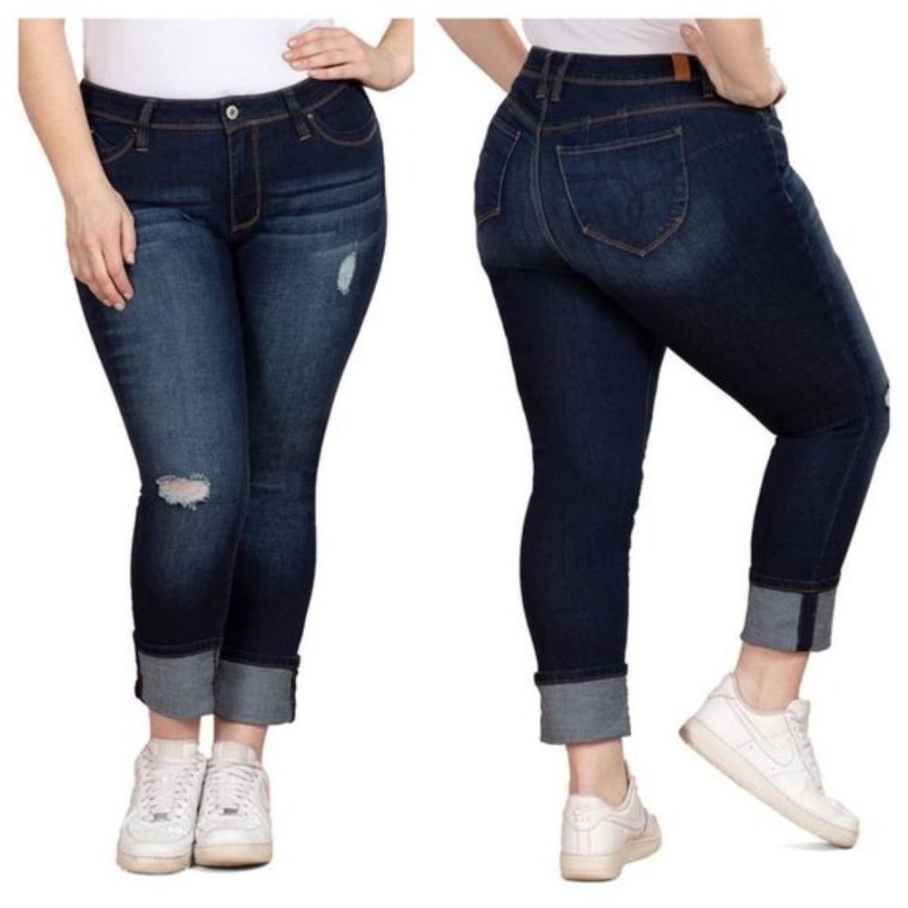 NWT Royalty by YMI Women's Plus Size Destructed Mid Rise Cuff Crop Jeans